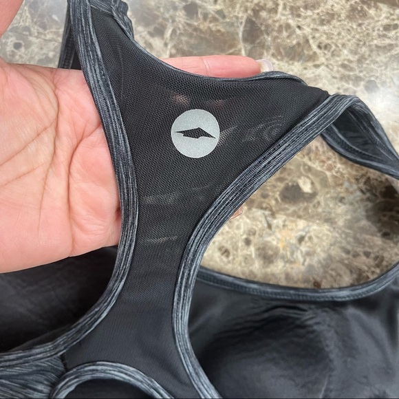 Avía Racerback Cut Out Back Sport Bra SZ M - Picture 8 of 9